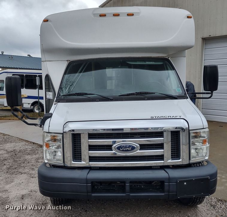 image for item DR8285 2013 Ford E450 Super Duty  shuttle bus