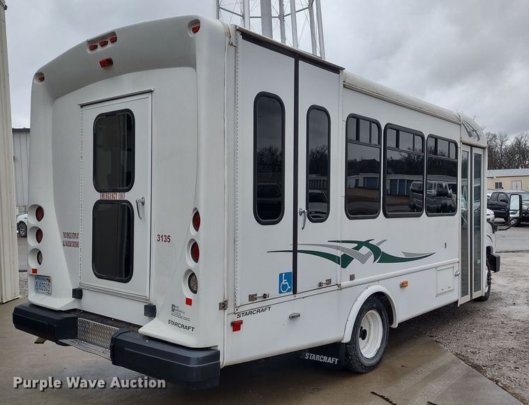 image for item DR8285 2013 Ford E450 Super Duty  shuttle bus