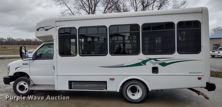 image for item DR8285 2013 Ford E450 Super Duty  shuttle bus