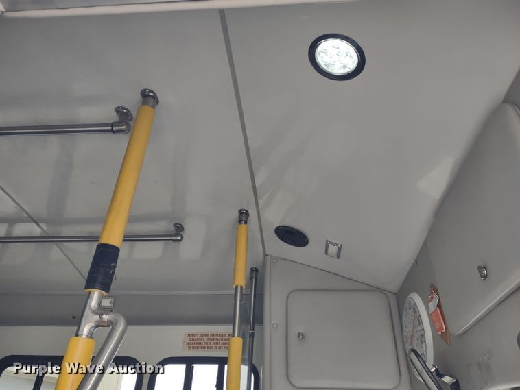 image for item DR8285 2013 Ford E450 Super Duty  shuttle bus