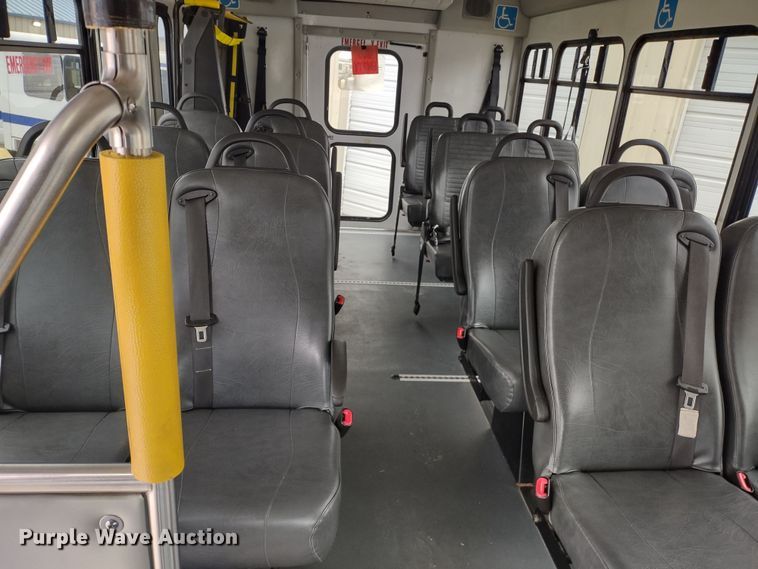 image for item DR8285 2013 Ford E450 Super Duty  shuttle bus