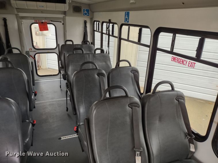 image for item DR8285 2013 Ford E450 Super Duty  shuttle bus