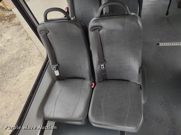 image for item DR8285 2013 Ford E450 Super Duty  shuttle bus