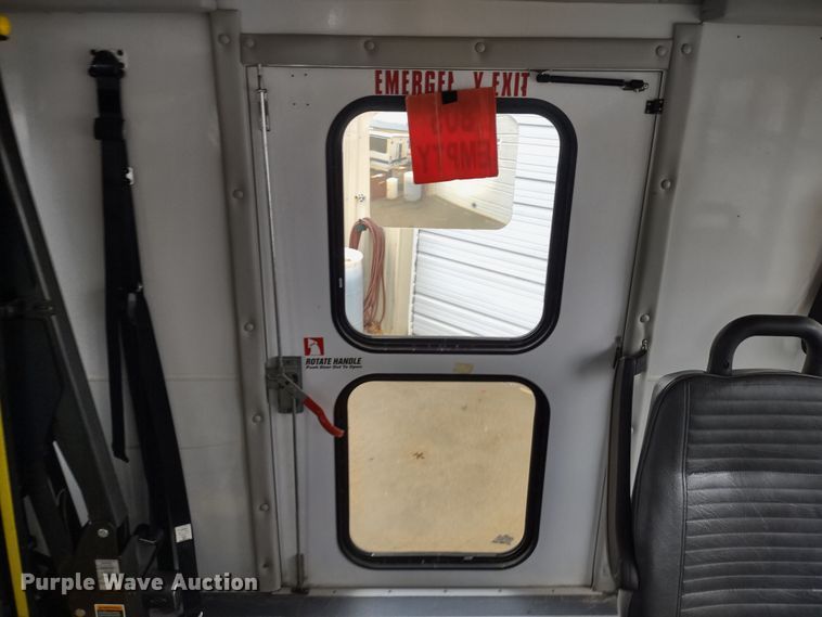 image for item DR8285 2013 Ford E450 Super Duty  shuttle bus