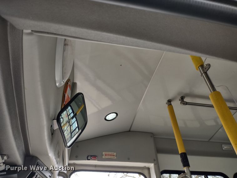 image for item DR8285 2013 Ford E450 Super Duty  shuttle bus