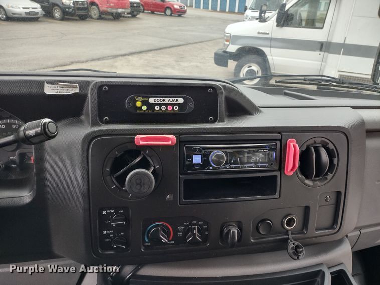 image for item DR8285 2013 Ford E450 Super Duty  shuttle bus