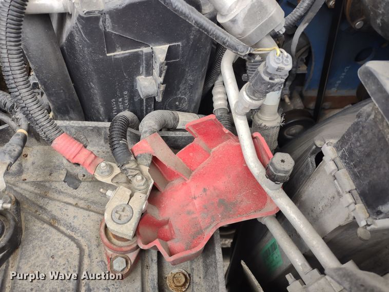 image for item DR8285 2013 Ford E450 Super Duty  shuttle bus