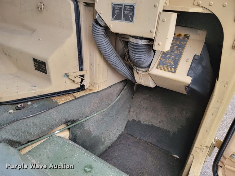 image for item HG9439 2006 Am General M1097R1  HMMWV SUV