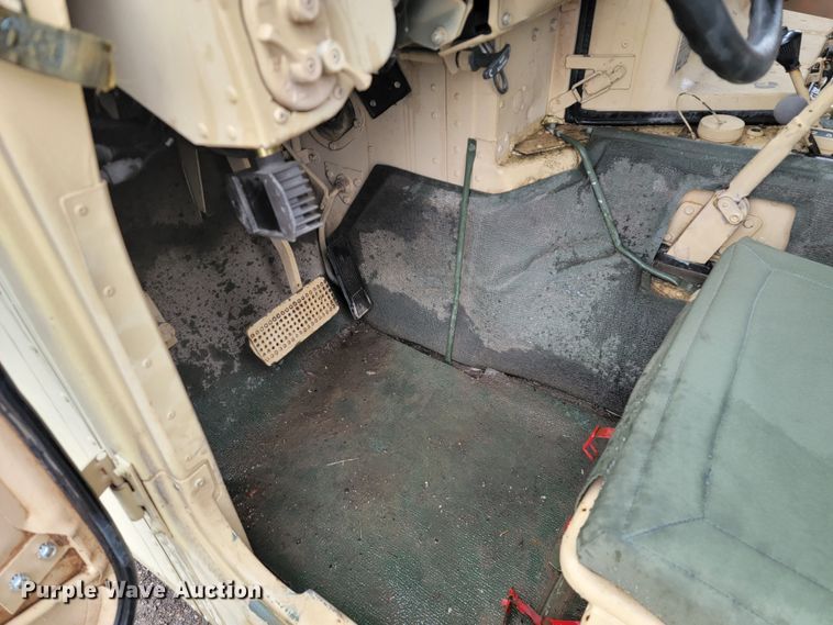 image for item HG9439 2006 Am General M1097R1  HMMWV SUV