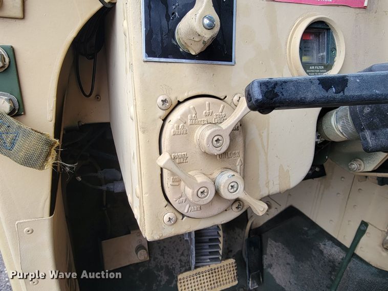 image for item HG9439 2006 Am General M1097R1  HMMWV SUV