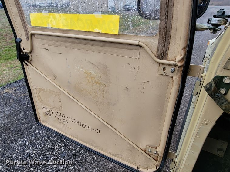 image for item HG9439 2006 Am General M1097R1  HMMWV SUV