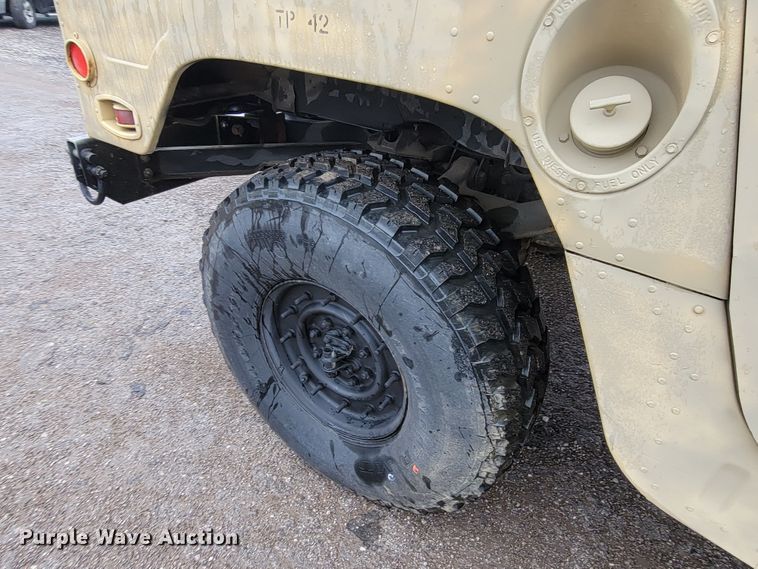 image for item HG9439 2006 Am General M1097R1  HMMWV SUV