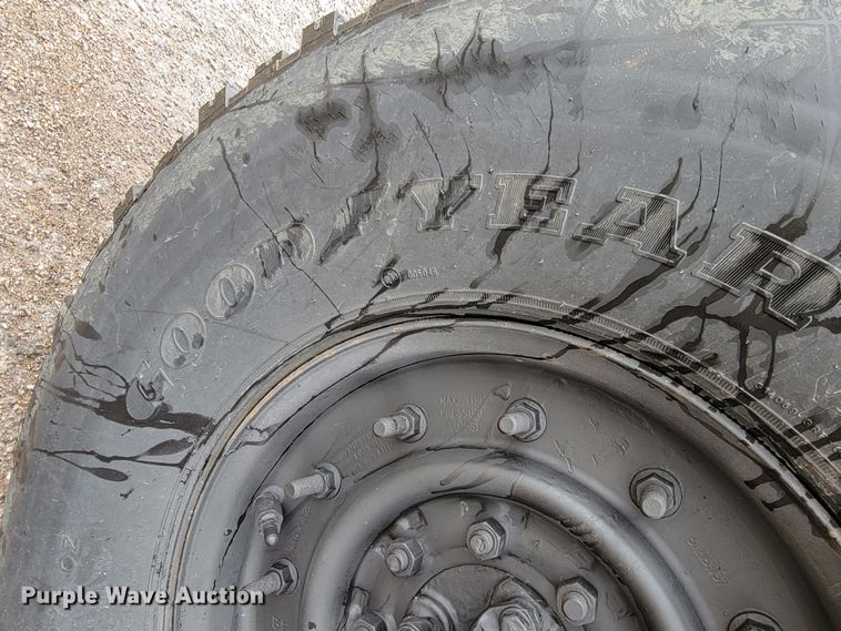 image for item HG9439 2006 Am General M1097R1  HMMWV SUV