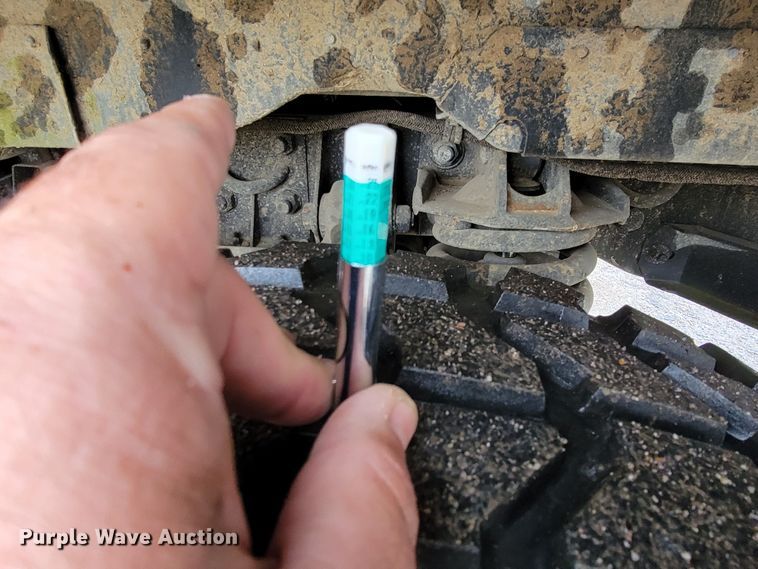 image for item HG9439 2006 Am General M1097R1  HMMWV SUV