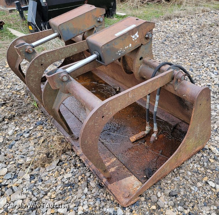 image for item HG9444 Ingersoll Rand  skid steer grapple bucket