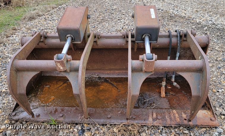 image for item HG9444 Ingersoll Rand  skid steer grapple bucket