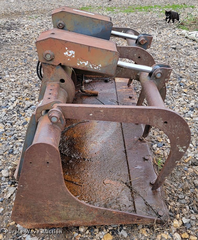 image for item HG9444 Ingersoll Rand  skid steer grapple bucket