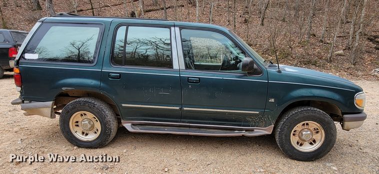 image for item HG9453 1997 Ford Explorer  SUV
