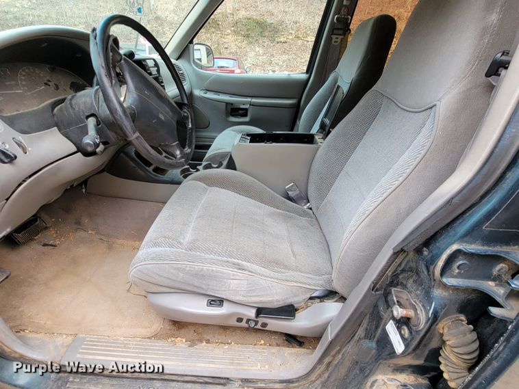 image for item HG9453 1997 Ford Explorer  SUV