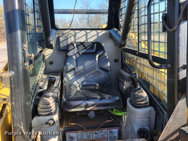 image for item HG9457 2003 Caterpillar 257  tracked skid steer loader