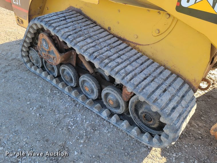 image for item HG9457 2003 Caterpillar 257  tracked skid steer loader