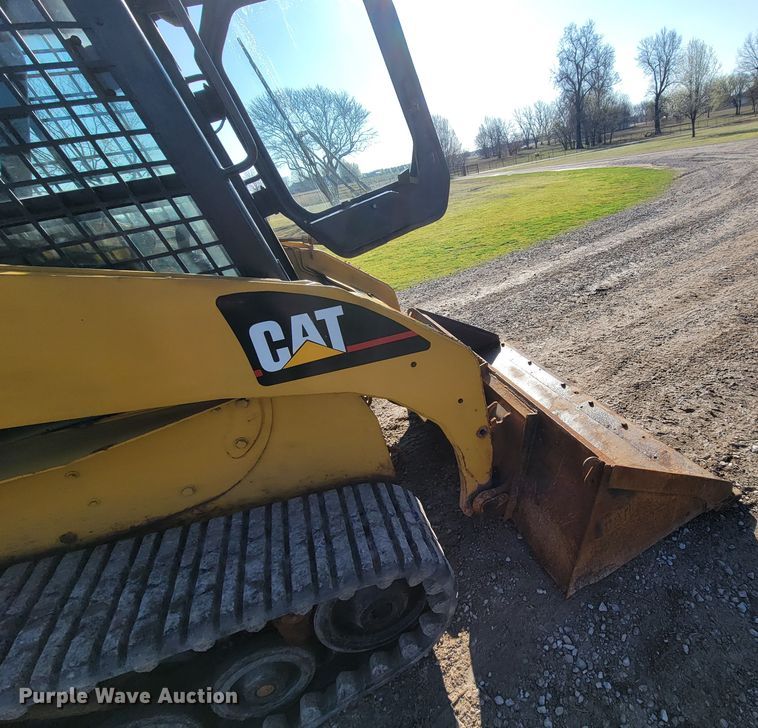 image for item HG9457 2003 Caterpillar 257  tracked skid steer loader