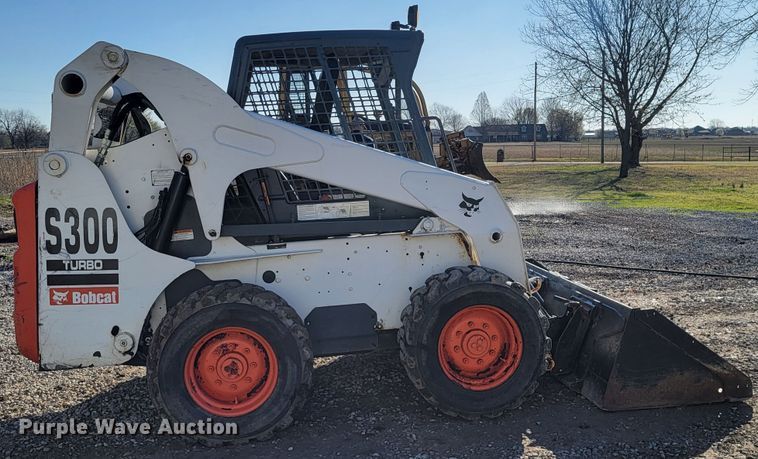 image for item HG9463 2007 Bobcat S300  skid steer loader