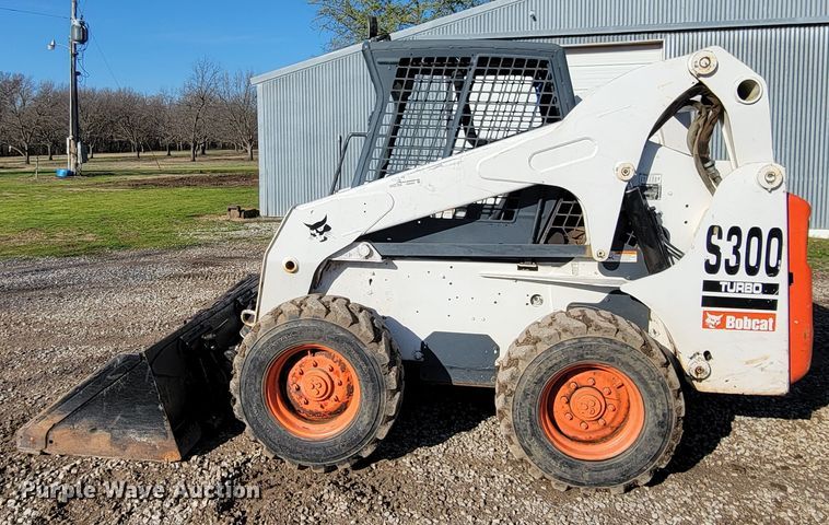 image for item HG9463 2007 Bobcat S300  skid steer loader