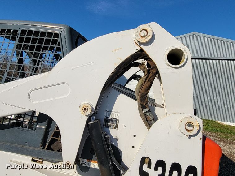 image for item HG9463 2007 Bobcat S300  skid steer loader