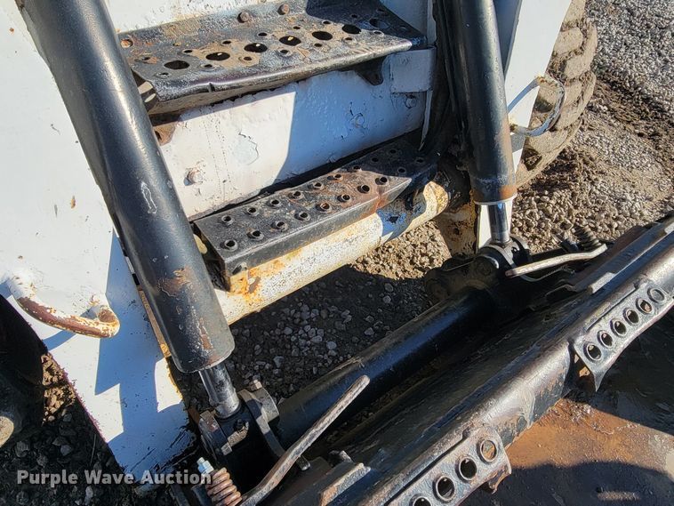 image for item HG9463 2007 Bobcat S300  skid steer loader