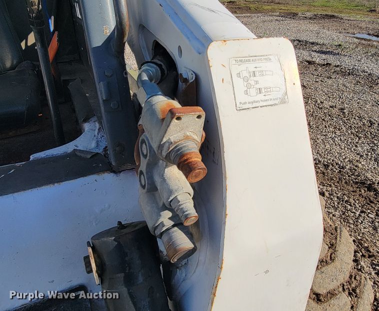 image for item HG9463 2007 Bobcat S300  skid steer loader