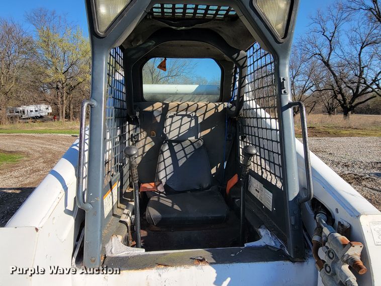 image for item HG9463 2007 Bobcat S300  skid steer loader