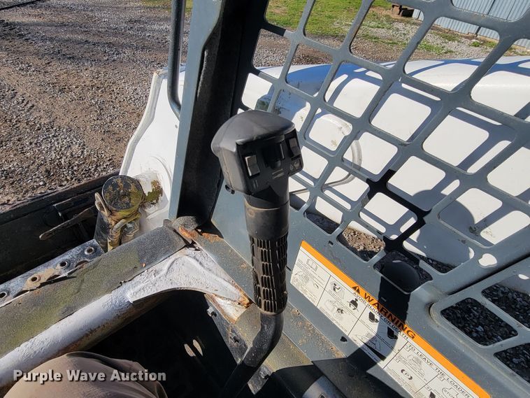 image for item HG9463 2007 Bobcat S300  skid steer loader
