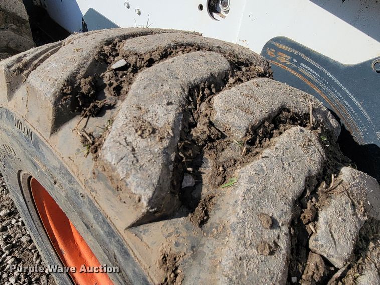 image for item HG9463 2007 Bobcat S300  skid steer loader