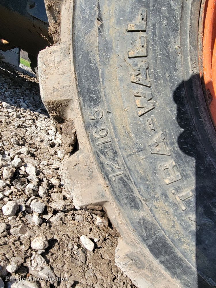 image for item HG9463 2007 Bobcat S300  skid steer loader