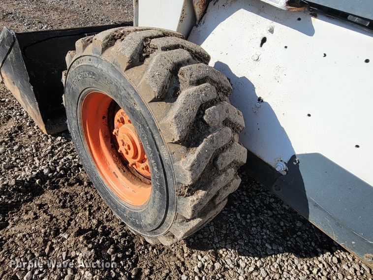 image for item HG9463 2007 Bobcat S300  skid steer loader