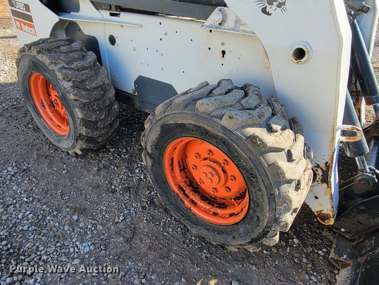 image for item HG9463 2007 Bobcat S300  skid steer loader