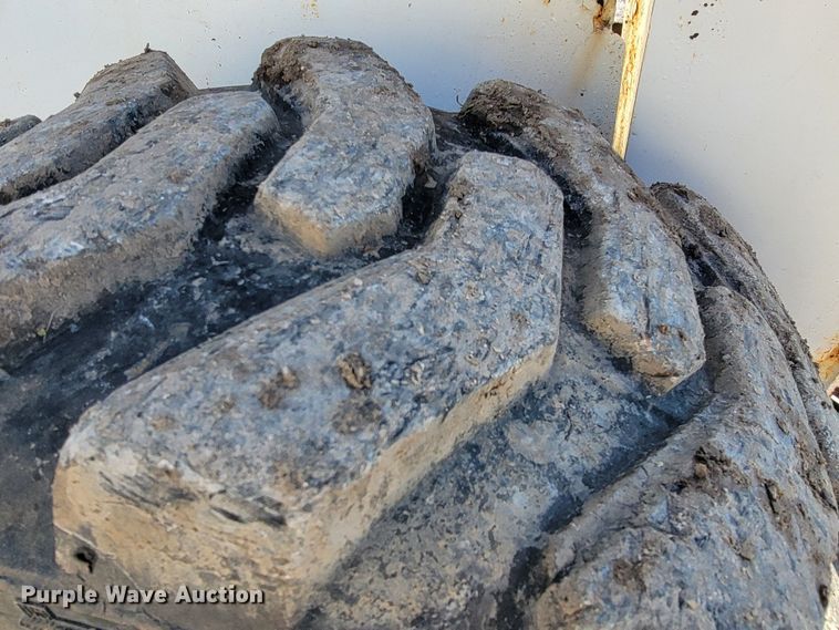 image for item HG9463 2007 Bobcat S300  skid steer loader