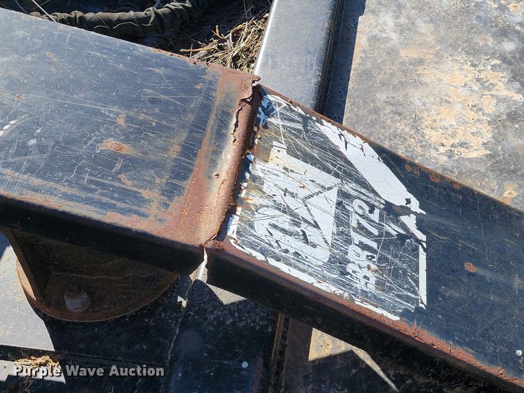 image for item HG9468 2011 Caterpillar BR172  skid steer rotary mower