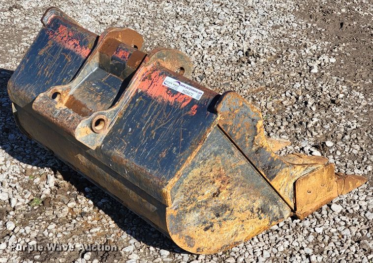 image for item HG9472 Bobcat CL3  excavator bucket