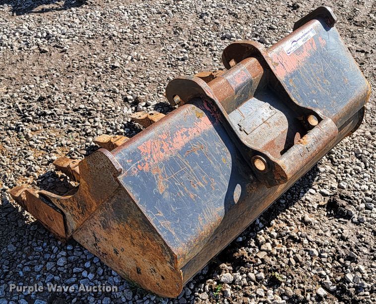 image for item HG9472 Bobcat CL3  excavator bucket