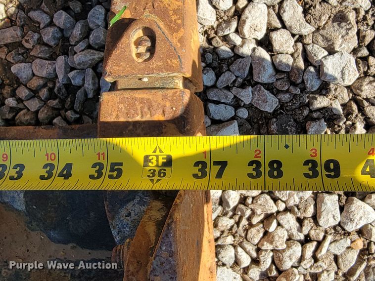 image for item HG9472 Bobcat CL3  excavator bucket