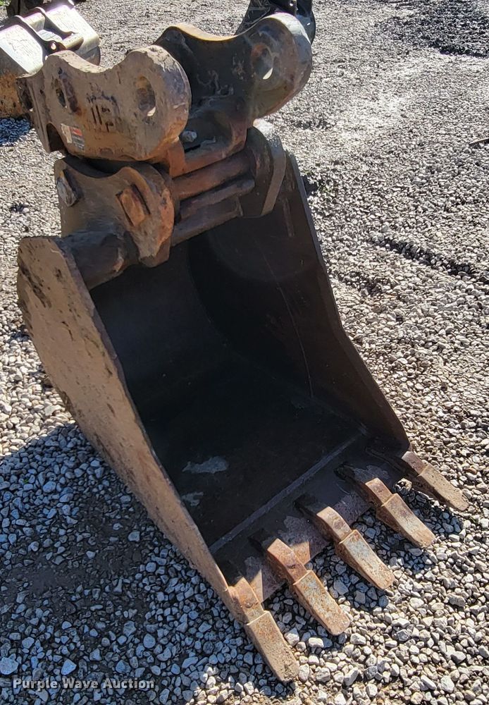 image for item HG9474 Bobcat 442  excavator bucket