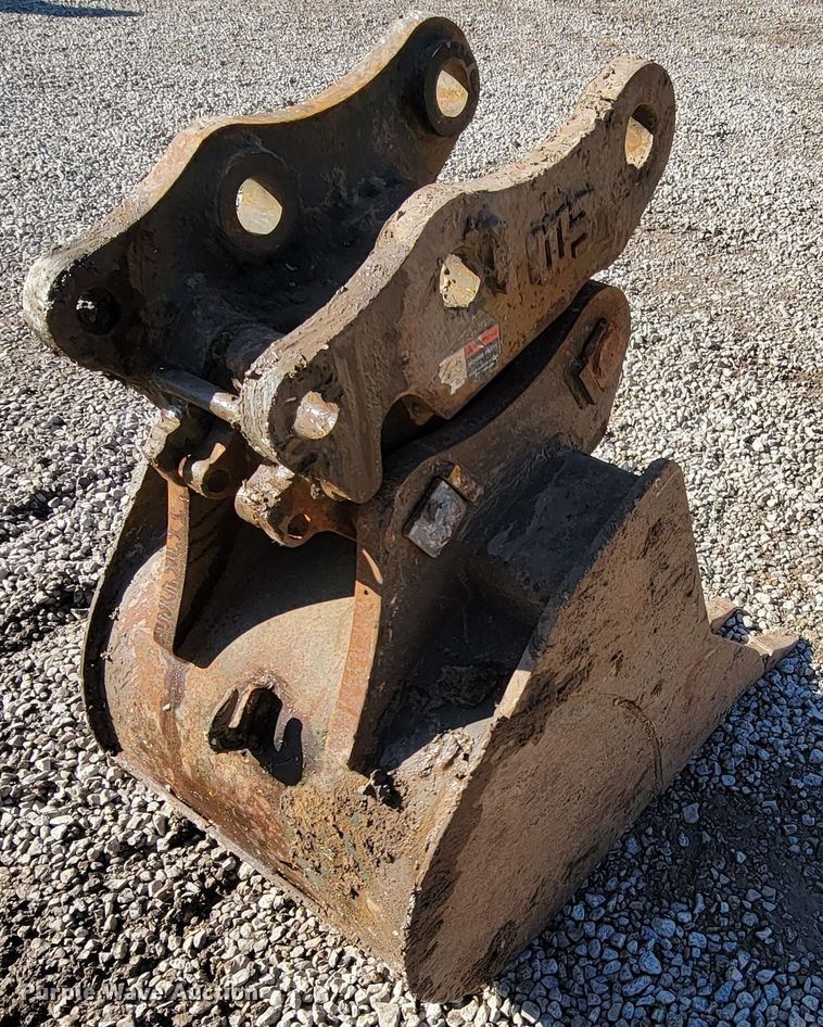 image for item HG9474 Bobcat 442  excavator bucket