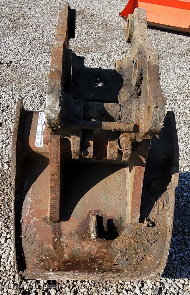 image for item HG9474 Bobcat 442  excavator bucket