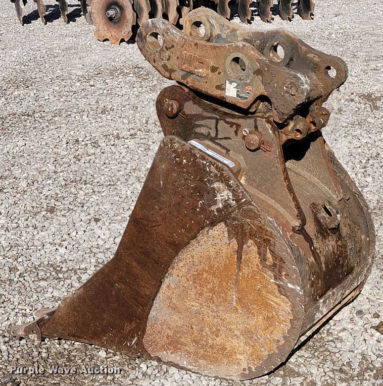 image for item HG9474 Bobcat 442  excavator bucket