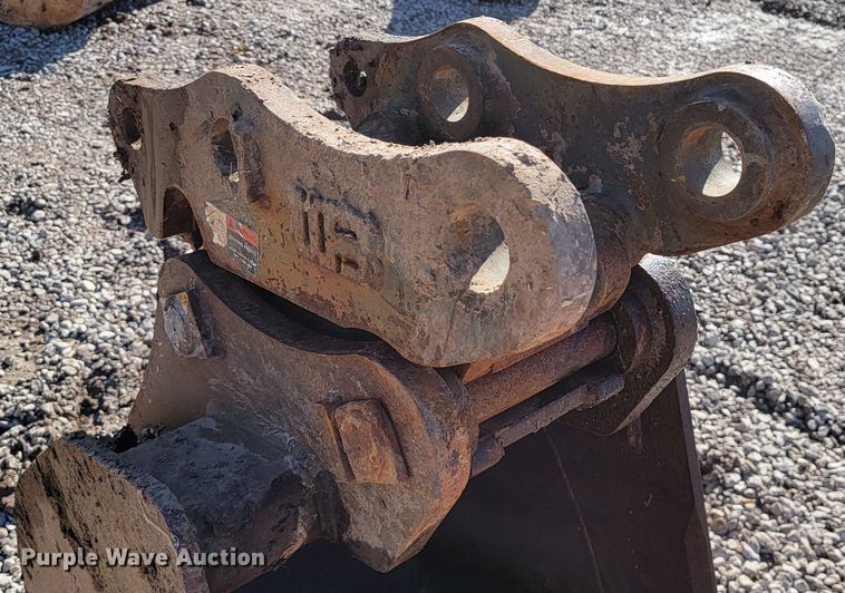 image for item HG9474 Bobcat 442  excavator bucket