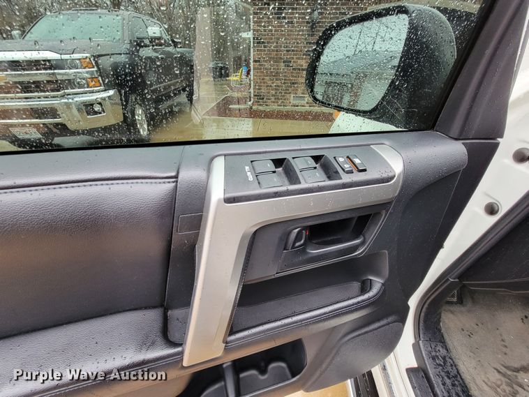 image for item HG9480 2013 Toyota 4Runner Limited  SUV