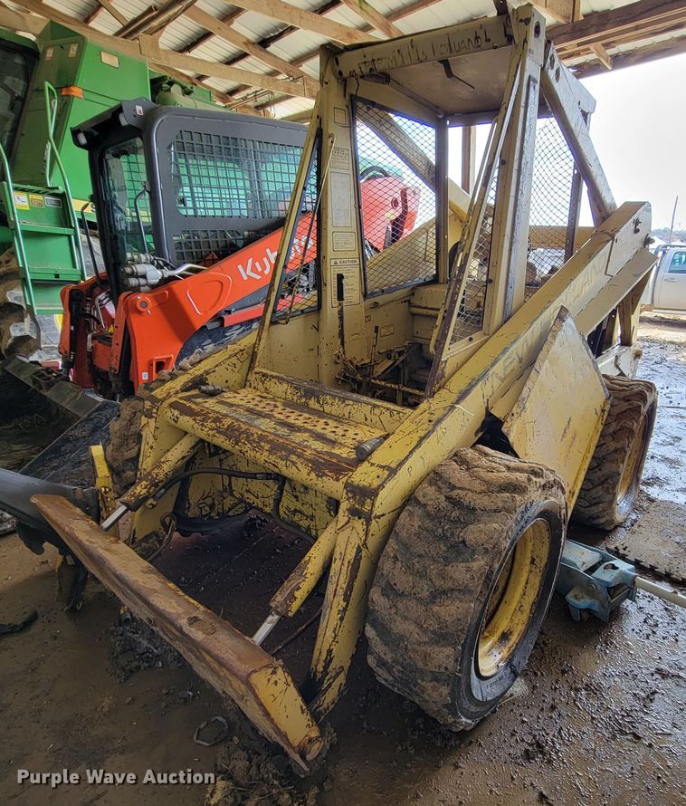 image for item HG9488 1977 New Holland L35  skid steer loader