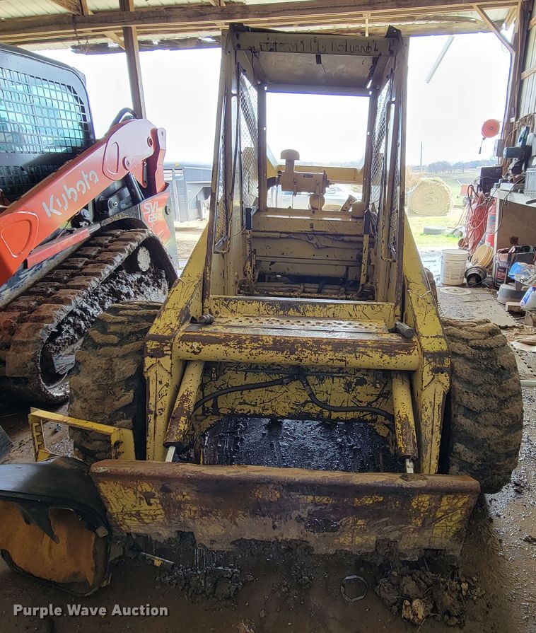 image for item HG9488 1977 New Holland L35  skid steer loader